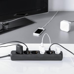 Разклонител HAMA, 6 гнезда, 30393