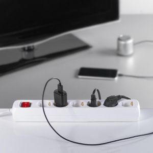 Разклонител HAMA, 6гнезда, 5м, 108833